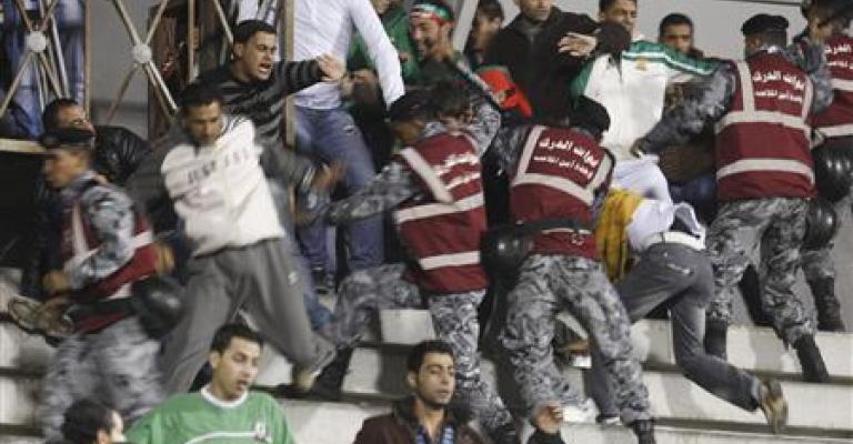 السرور: جمهور الوحدات بدأ بإلقاء الزجاجات "ولا نخلي مسؤليتنا" السرور: جمهور الوحدات بدأ بإلقاء الزجاجات "ولا نخلي مسؤليتنا"