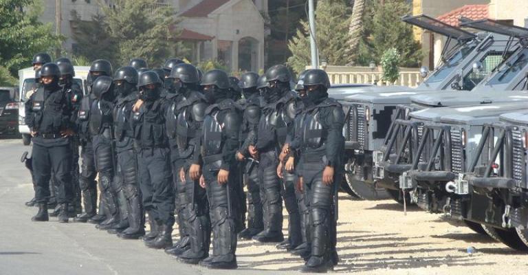 الدرك: استخدام مفرط للقوة أم تعزيز للأمن والاستقرار الداخلي الدرك: استخدام مفرط للقوة أم تعزيز للأمن والاستقرار الداخلي