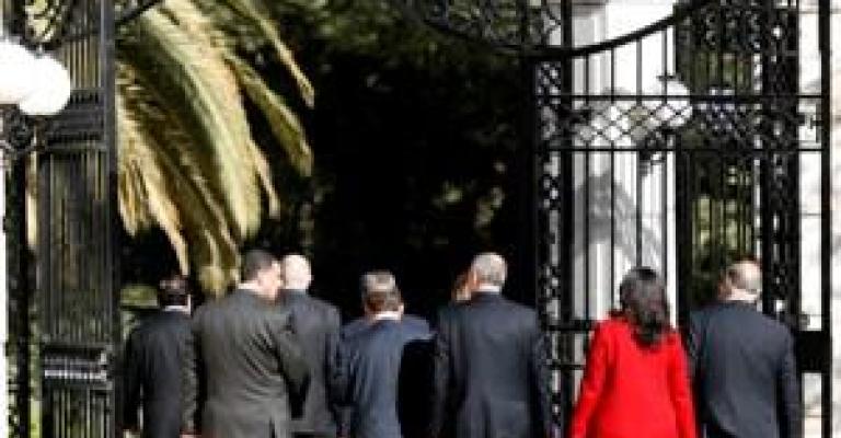 النائب النسور يستهجن العدد الكبير للوزراء في الحكومة