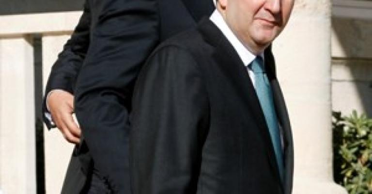 الرفاعي ونوابه في سيارة لعزاء القضاة