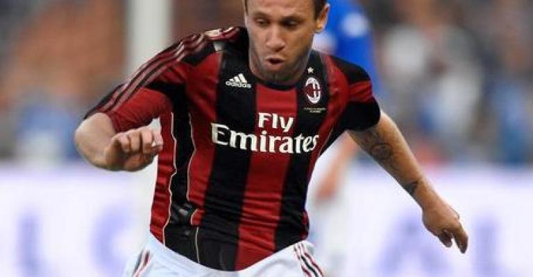 Cassano joins AC Milan for holiday training