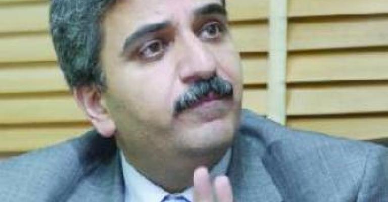 أبو حمور: الدين العام في حدوده الآمنة 