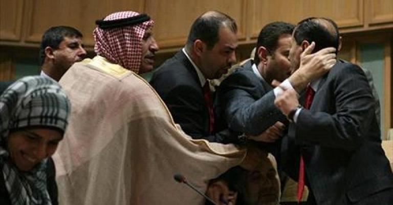 نائب يتراجع عن ثقة ” الطبشة”