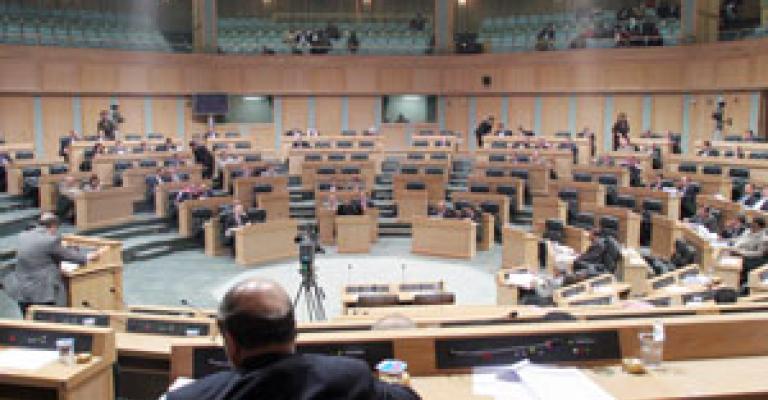 "النواب" يرجئ اقرار قانون العقوبات للنظر بعقوبة الزنا والعذر المخفف لجرائم الشرف 