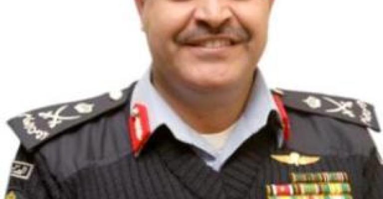 مدير الأمن العام يتفقد اعتصام "جايين" أمام رئاسة الوزراء دون أن يلحظه أحد مدير الأمن العام يتفقد اعتصام "جايين" أمام رئاسة الوزراء دون أن يلحظه أحد