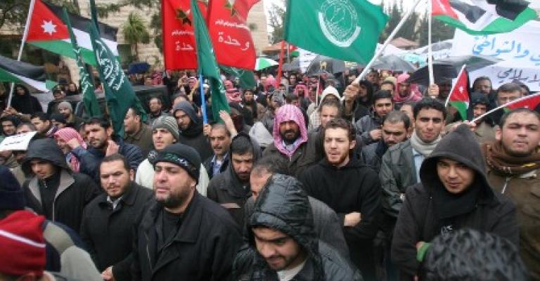 متظاهرون: بدنا حكومة فقراء ما بدنا حكومة كافيار (صور وفيديو) متظاهرون: بدنا حكومة فقراء ما بدنا حكومة كافيار (صور وفيديو)