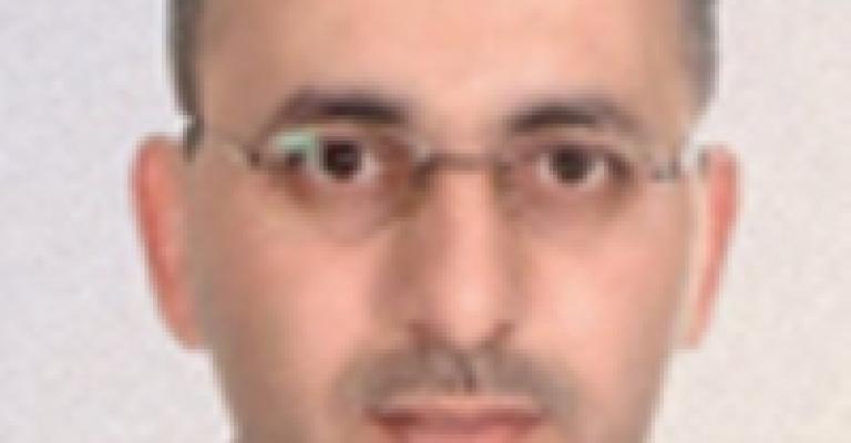 نقد يلامس الخطوط الحمراء