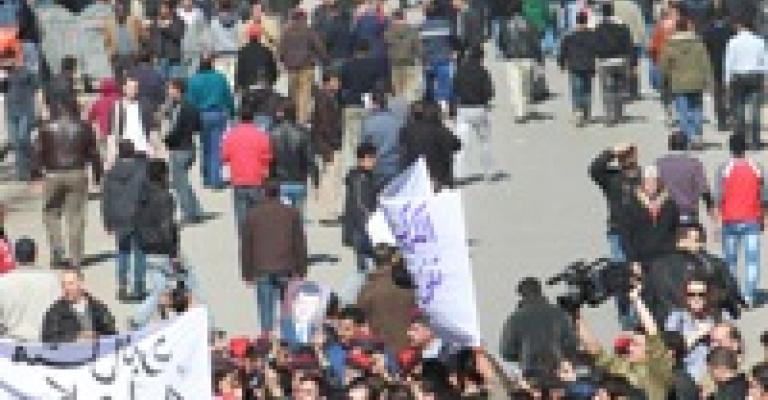 ارفعوا علم البلد وبس...! 