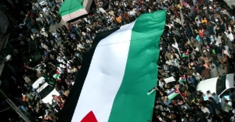  مسيرة وسط البلد مطالبة بالإصلاح الدستوري..ومسيرة موازية تأييدا للملك والقاء القبض على 5 اشخاص