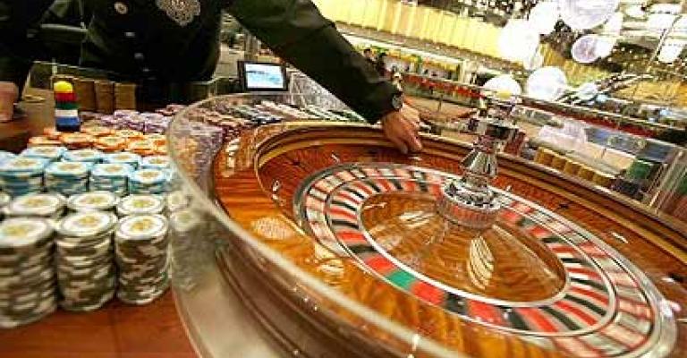 "النواب" يشكل لجنة تحقق بالكازينو بطلب من 58 نائباً