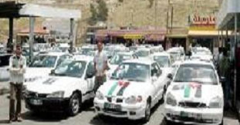 سائقو جبل النصر-عاليا يعتصمون لحل مشاكلهم سائقو جبل النصر-عاليا يعتصمون لحل مشاكلهم