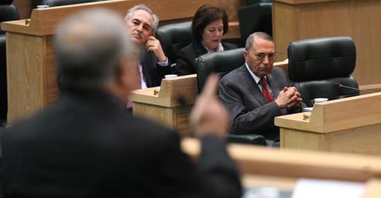 16 يحجبون الثقة وحديث عن سيناريو لإسقاط الحكومة