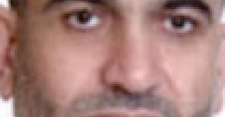 من يتظاهر «فاسد وحاقد ونذل وحقير»!! من يتظاهر «فاسد وحاقد ونذل وحقير»!!