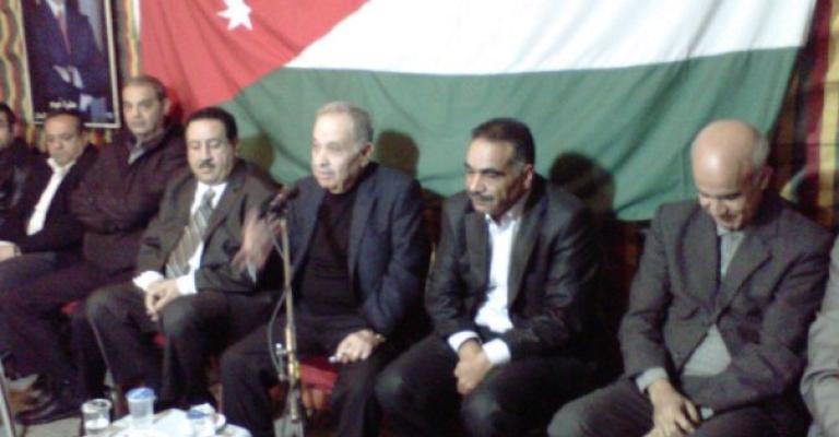 خيمة الرأي مساء منبر لما تمنعه الصحيفة صباحا 