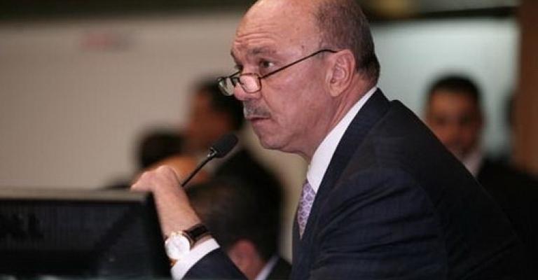 النسور يسأل عن قانونية حل البلديات والنواب يرفض التدخل الخارجي في شؤون البحرين النسور يسأل عن قانونية حل البلديات والنواب يرفض التدخل الخارجي في شؤون البحرين