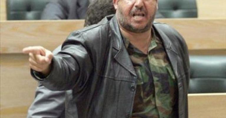 النواب يثمن دور اﻷمن بأحداث الجمعة ويرفض تقليص صلاحيات الملك