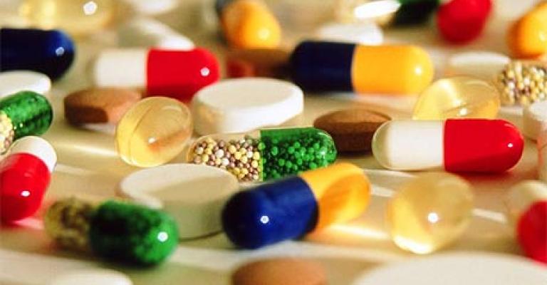 عاملو "دار الدواء" يضربون عن العمل عاملو "دار الدواء" يضربون عن العمل