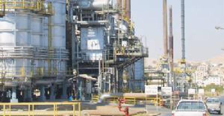 خبير بيئي: ارتفاع الكبريت في الهواء يهدد بزيادة الأمراض التنفسية خبير بيئي: ارتفاع الكبريت في الهواء يهدد بزيادة الأمراض التنفسية