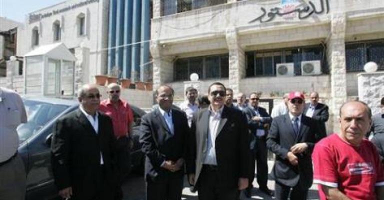 صحفيو الدستور يعلقون اعتصامهم حتى مساء الاثنين