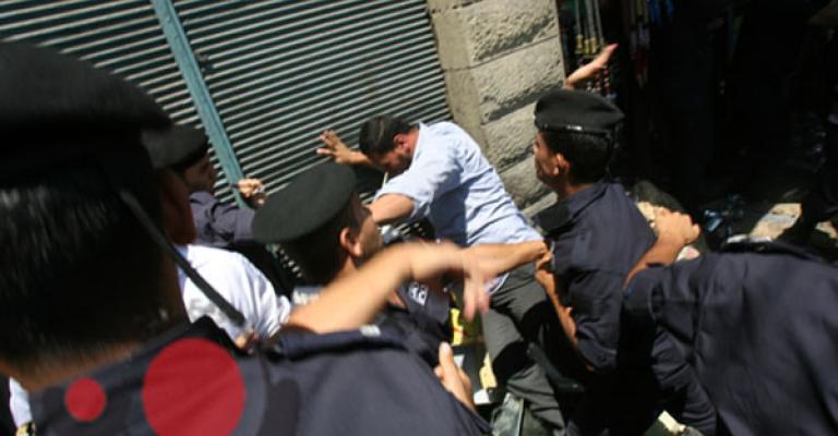 مطالبة بتعويض ضحايا ساحة النخيل مطالبة بتعويض ضحايا ساحة النخيل