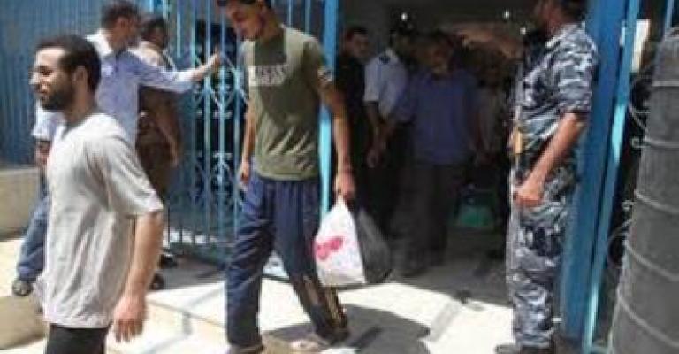 نزلاء مفرج عنهم: سجناء المجتمع 