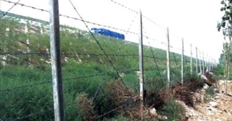 ارتفاع الحرارة يثير المخاوف من اثر الحرائق الإسرائيلية في الأغوار ارتفاع الحرارة يثير المخاوف من اثر الحرائق الإسرائيلية في الأغوار