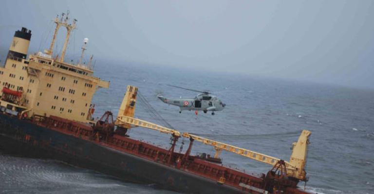 7 اردنيون عالقون في الهند بعد غرق باخرة كانوا على متنها 7 اردنيون عالقون في الهند بعد غرق باخرة كانوا على متنها