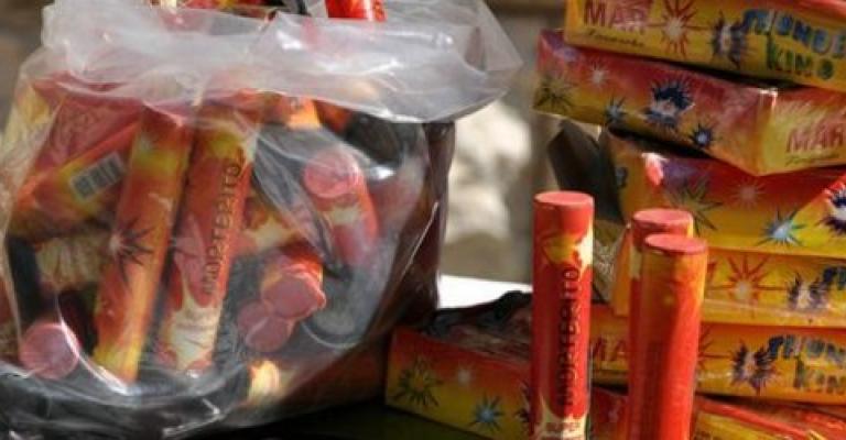 ضبط 1000 كرتونة مفرقعات خلال الفترة الماضية ضبط 1000 كرتونة مفرقعات خلال الفترة الماضية