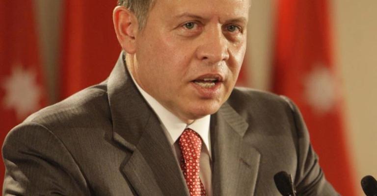 الملك يوعز بصرف مئة دينار للعاملين والمتقاعدين في القطاع العام والمؤسسات الحكومية والقوات المسلحة 