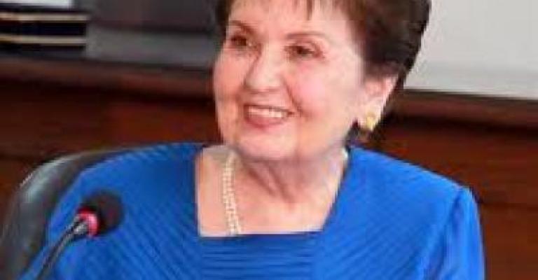 صوت..شرف تتمسك بالاستقالة وتدعو نجلها لبيان أسباب استقالته من البنك المركزي