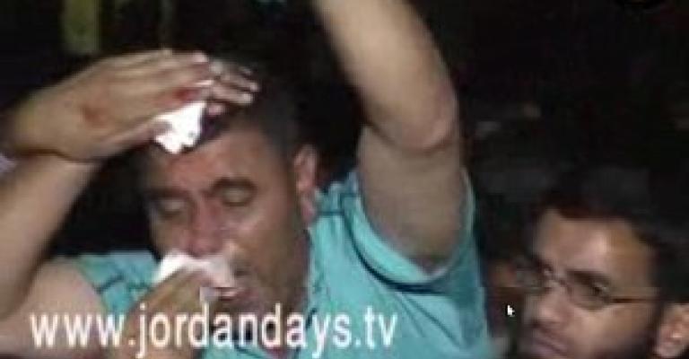 فيديو.. الاعتداء على اعتصام جرش قبل فضه بالقوة فيديو.. الاعتداء على اعتصام جرش قبل فضه بالقوة