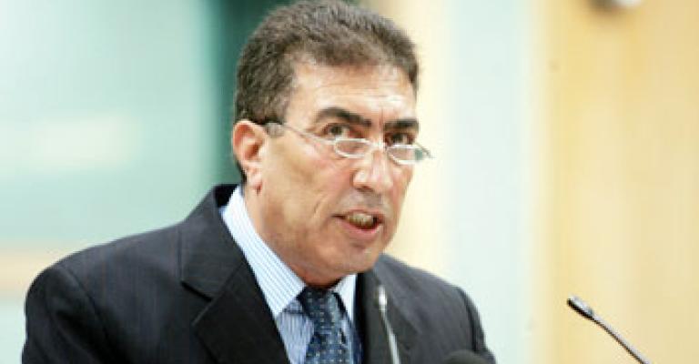 الطراونة: العقوبات يجرم النواب الذين يخفون جنسياتهم الأخرى الطراونة: العقوبات يجرم النواب الذين يخفون جنسياتهم الأخرى