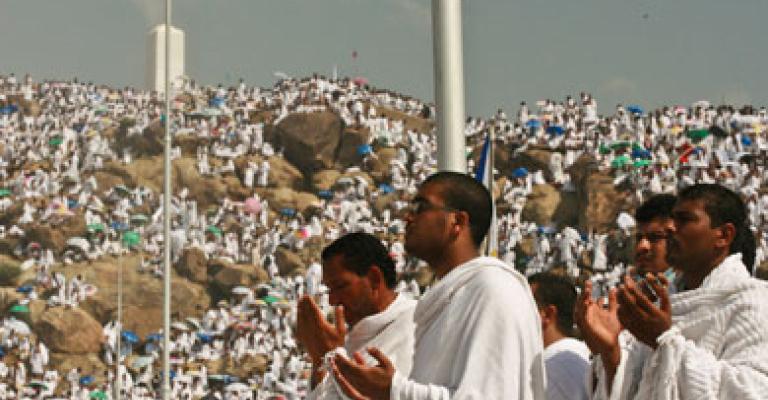 حجاج يشتكون نقص الخدمات والاوقاف تتوعد المخالفين