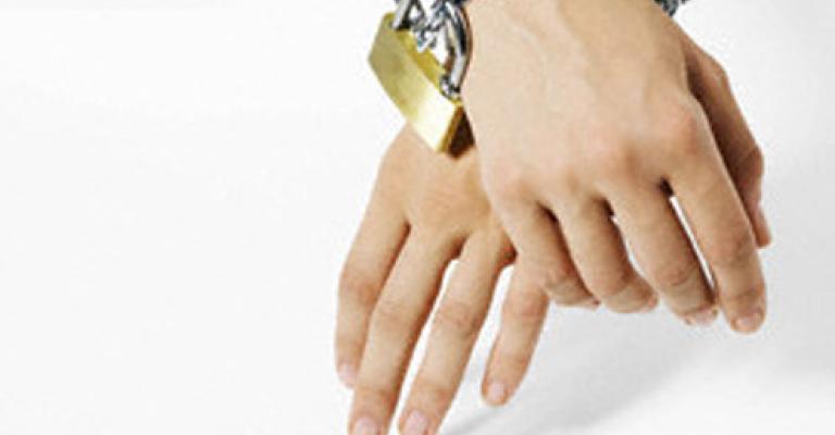 عثرات قانونية تعيق إنصاف ضحايا الاستغلال الجنسي في جريمة الاتجار بالبشر عثرات قانونية تعيق إنصاف ضحايا الاستغلال الجنسي في جريمة الاتجار بالبشر