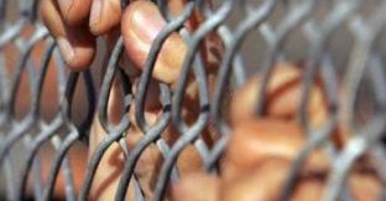 فرار نزيلين سوريين من مركز “قفقفا” فرار نزيلين سوريين من مركز “قفقفا”