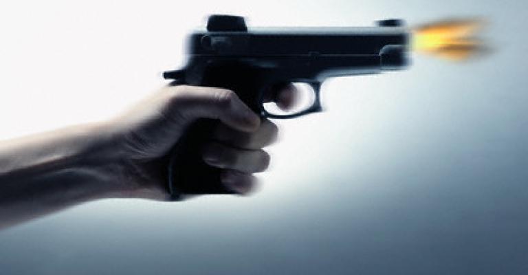 عين الباشا: اب يقتل ابنته في الطريق العام عين الباشا: اب يقتل ابنته في الطريق العام