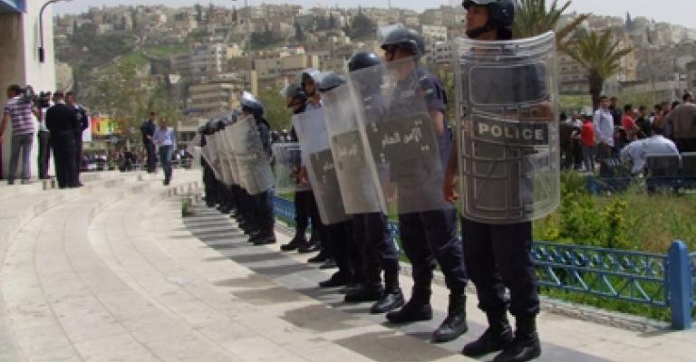 جمعة "التجديد" في ساحة النخيل وسط تواجد أمني كثيف جمعة "التجديد" في ساحة النخيل وسط تواجد أمني كثيف