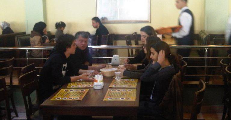 فيديو..الملك يتناول الغداء في ابو جبارة فيديو..الملك يتناول الغداء في ابو جبارة