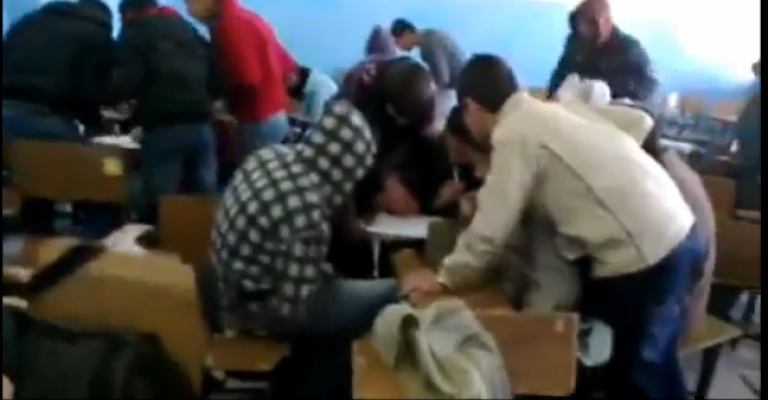 محاسبة المعلم المسؤول عن حالات غش في امتحان العاشر