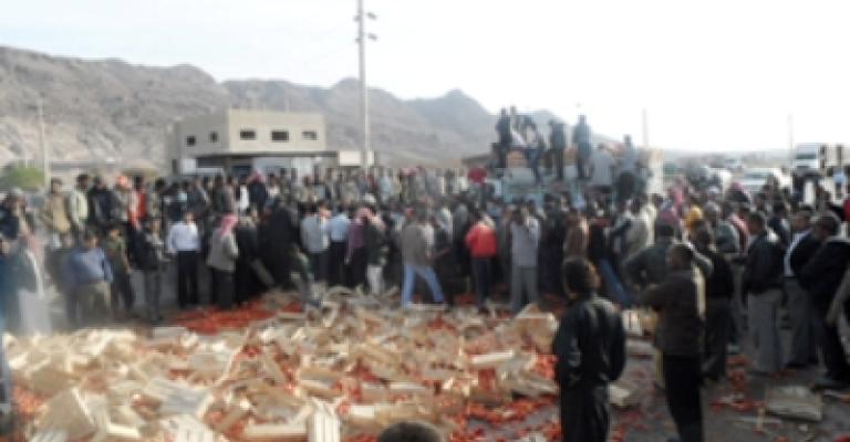 سوريا تفتح مسربا خاصا لشاحنات الخضار الأردنية سوريا تفتح مسربا خاصا لشاحنات الخضار الأردنية