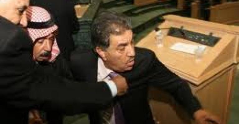 فيديو الزعبي: نائب ومصور تلفزيوني تحت القبة فيديو الزعبي: نائب ومصور تلفزيوني تحت القبة