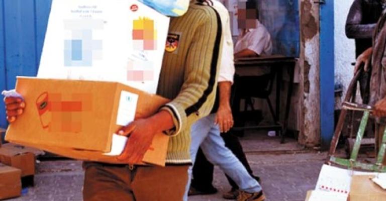 تبرع الأمانة بطرود الخير يثير إشكالا قانونيا بين أعضاء اللجنة المؤقتة تبرع الأمانة بطرود الخير يثير إشكالا قانونيا بين أعضاء اللجنة المؤقتة