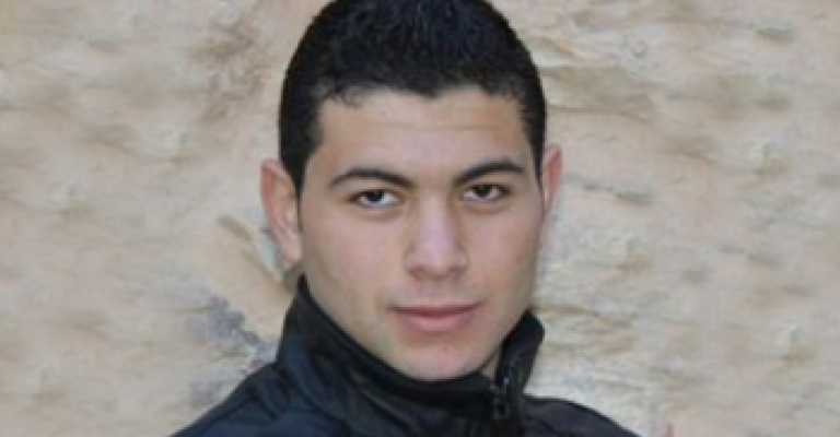 ابو عيسى ينفذ إضرابا مفتوحا عن الطعام ابو عيسى ينفذ إضرابا مفتوحا عن الطعام