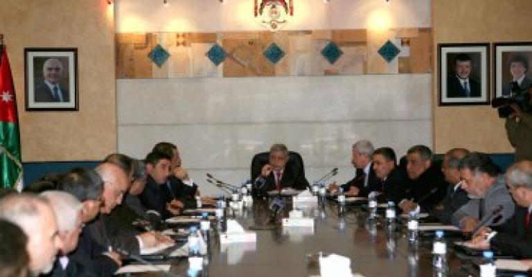 النقابات تدعو الحكومة الى تبني نظام انتخابي يجمع بين 89 والقائمة 