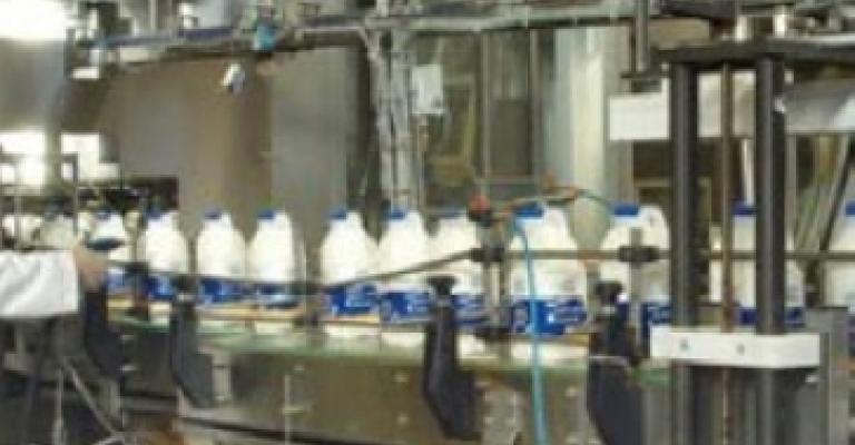 مصانع ألبان ترفع أسعارها دون العودة إلى الصناعة والتجارة