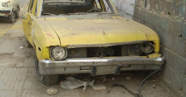 أصحاب كراج يعتدون على مدير شركة التأمين أصحاب كراج يعتدون على مدير شركة التأمين