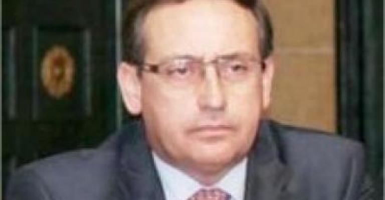 موظفو البيئة يعتصمون ضد تأخر الوزير بصرف المكافآت موظفو البيئة يعتصمون ضد تأخر الوزير بصرف المكافآت