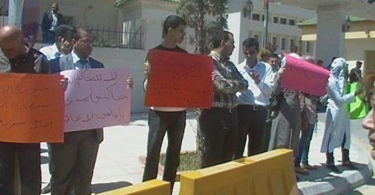 صحفيون أمام النواب تضامنا مع المحتسب