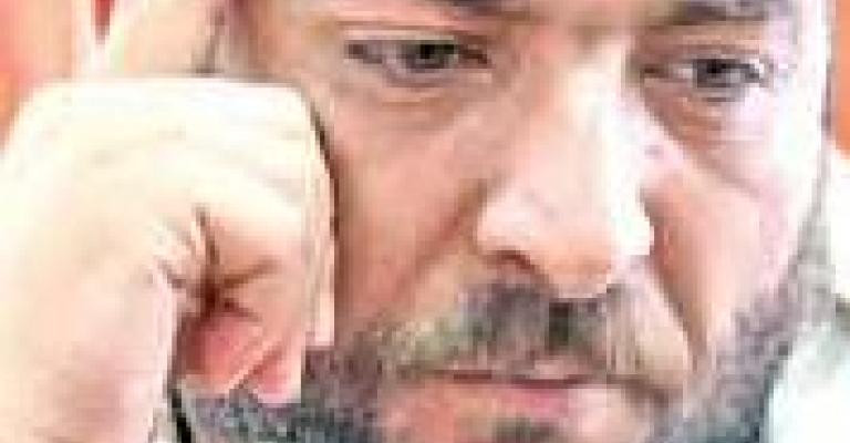 قريبا لا شرقية ولا غربيةمسرحية للساخر نصيرات