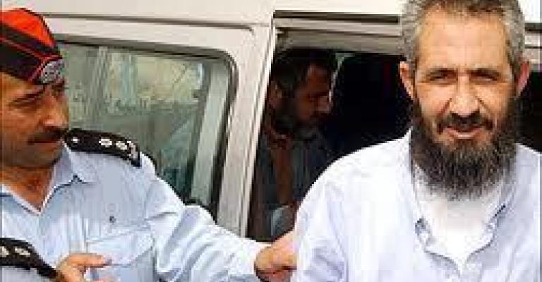 رجل مخابرات لأسير محرر كثير عليك جواز السفر رجل مخابرات لأسير محرر كثير عليك جواز السفر